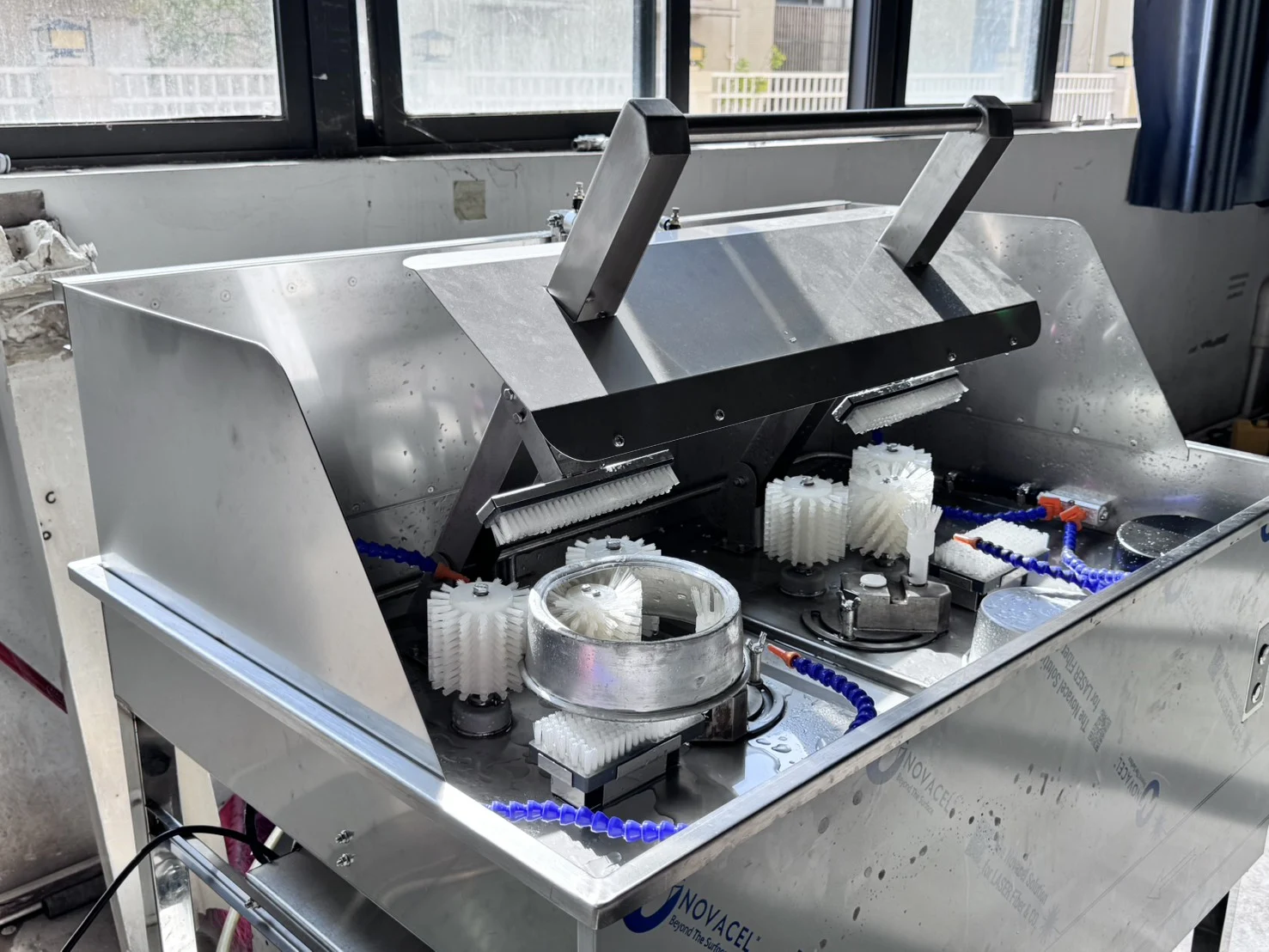 Inside the washer with both workstations